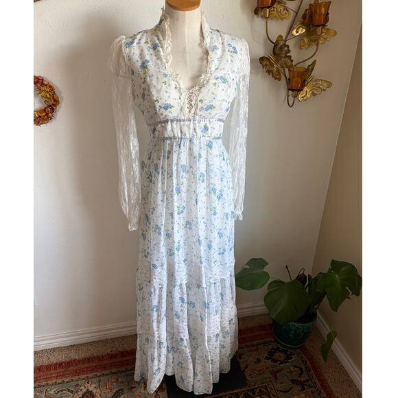 Vintage Dresses & Skirts - Vintage Floral Prairie Dress